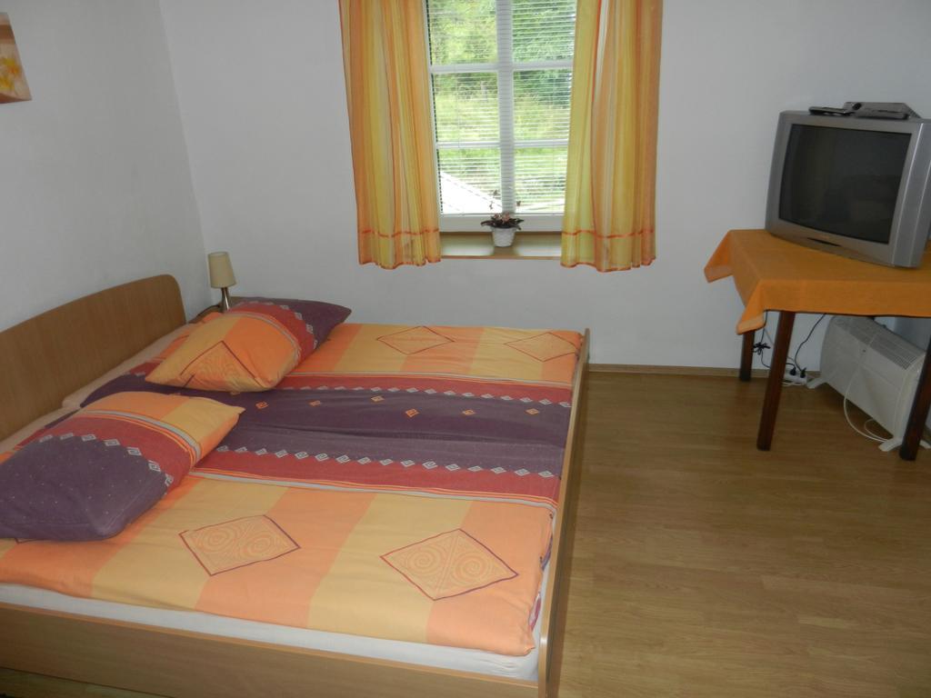 Hotel Gostilna Stara Posta Podkraj Exterior foto
