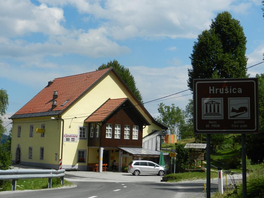 Hotel Gostilna Stara Posta Podkraj Exterior foto
