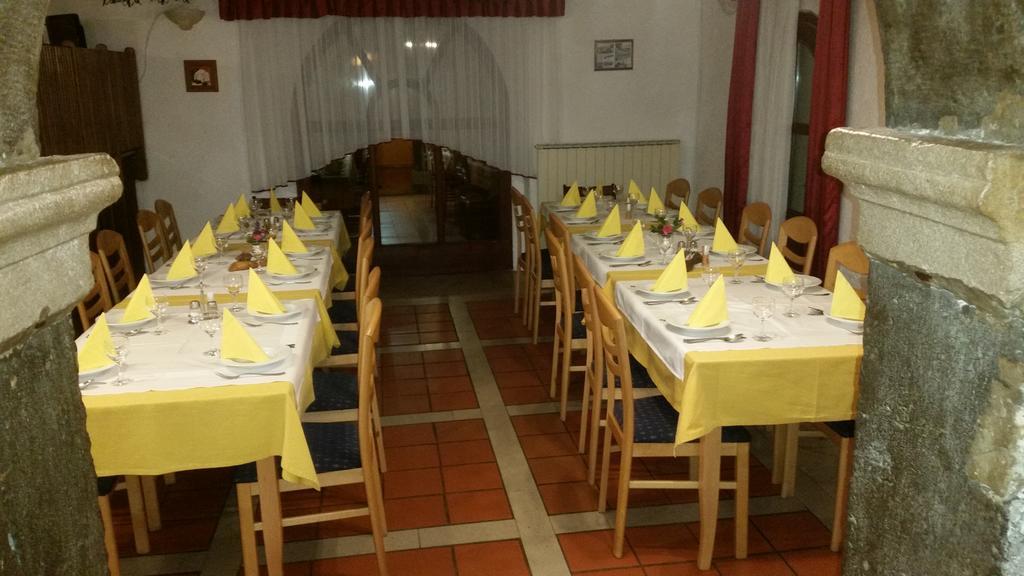 Hotel Gostilna Stara Posta Podkraj Exterior foto